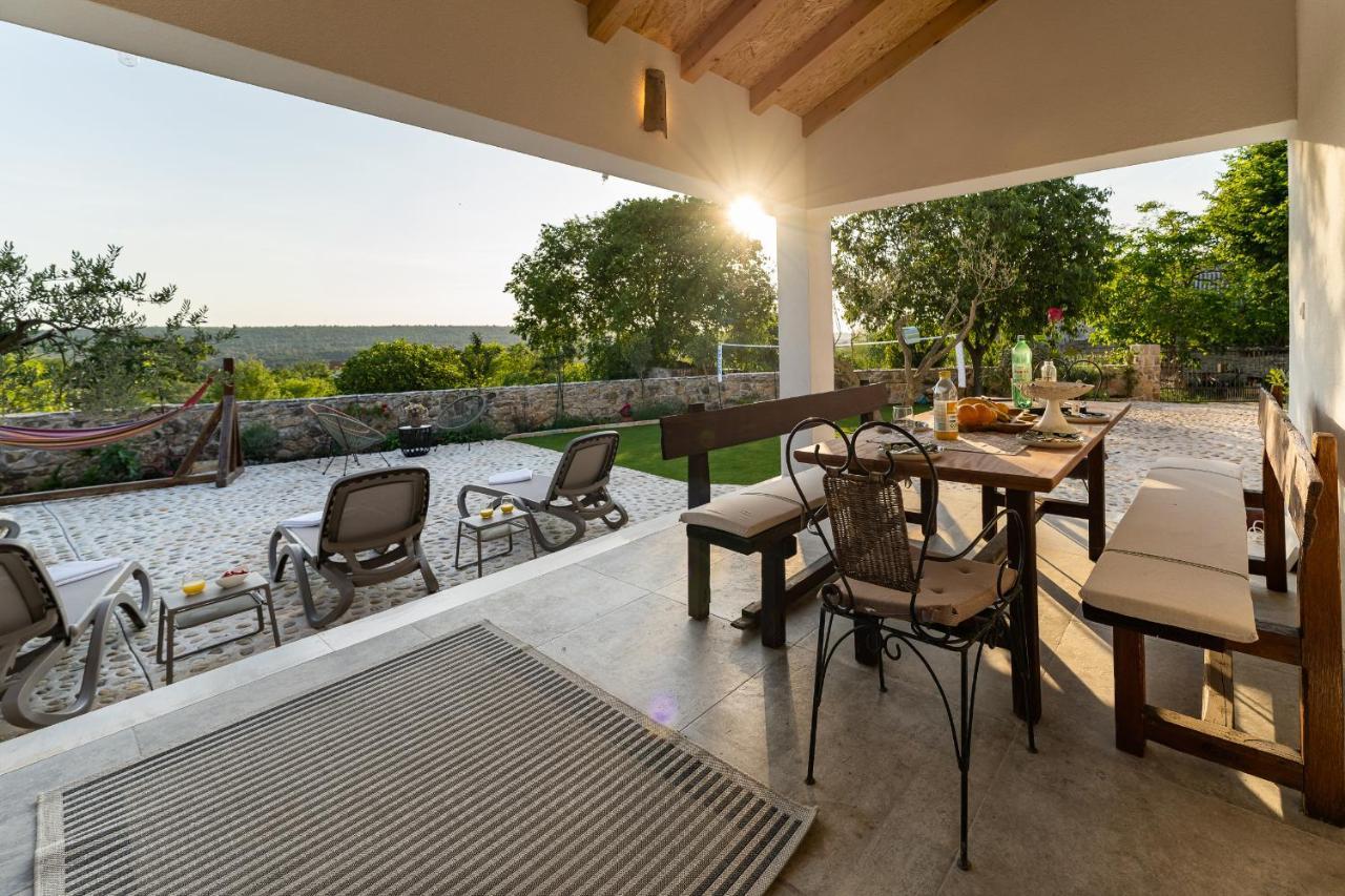 Holiday Home - Villa Thorak Anic Luaran gambar