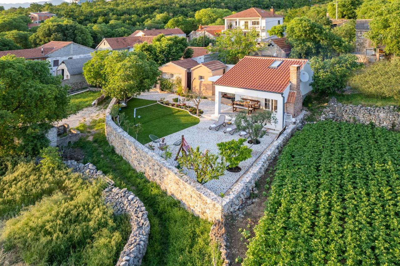 Holiday Home - Villa Thorak Anic Luaran gambar