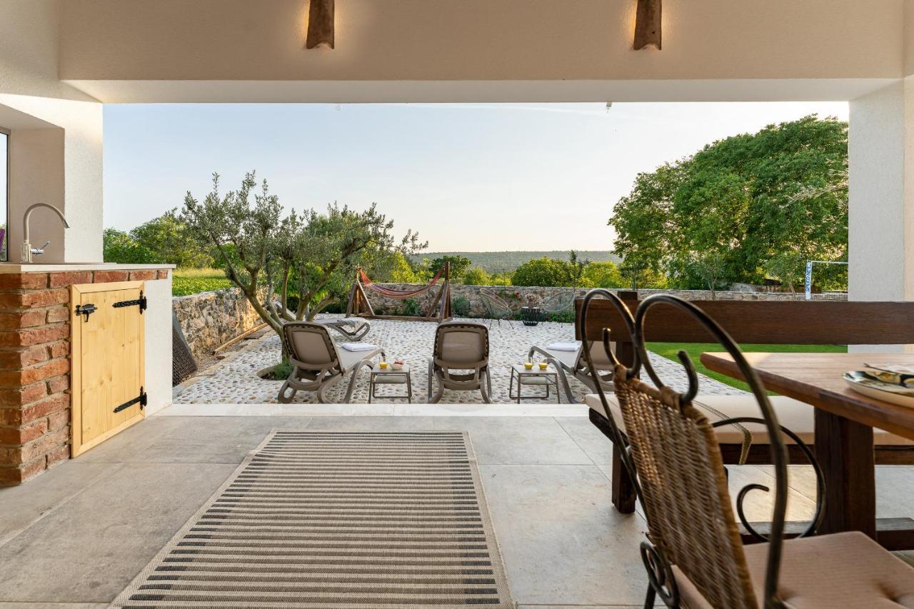 Holiday Home - Villa Thorak Anic Luaran gambar