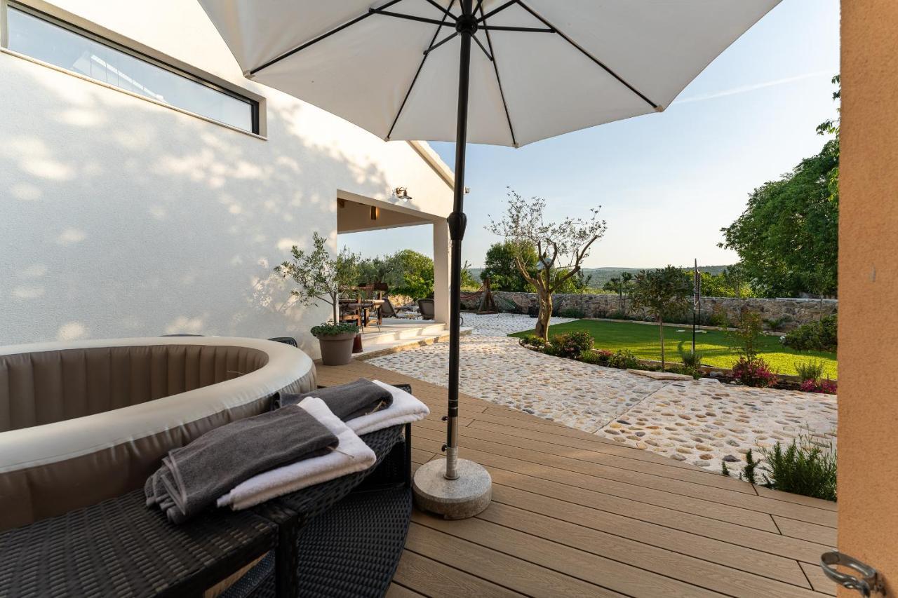 Holiday Home - Villa Thorak Anic Luaran gambar
