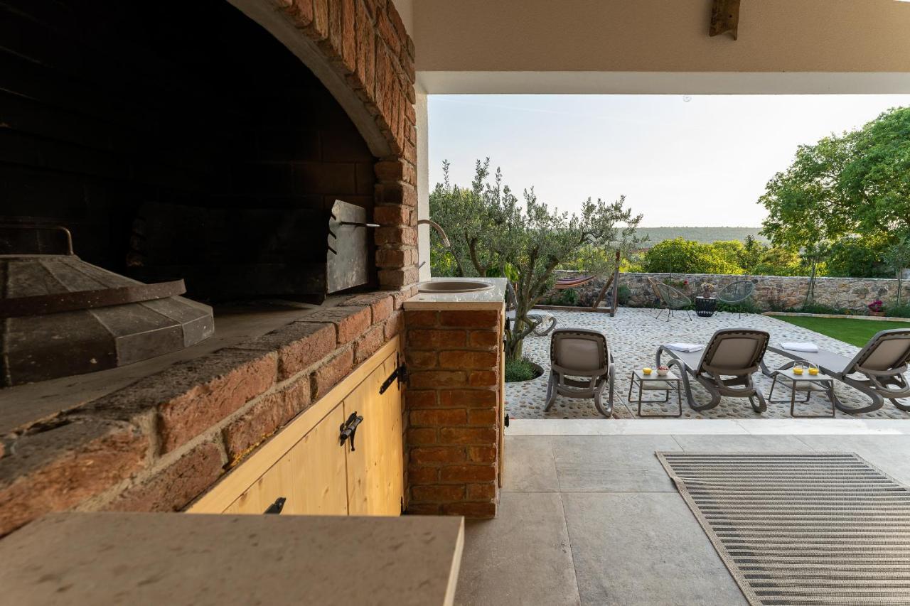 Holiday Home - Villa Thorak Anic Luaran gambar