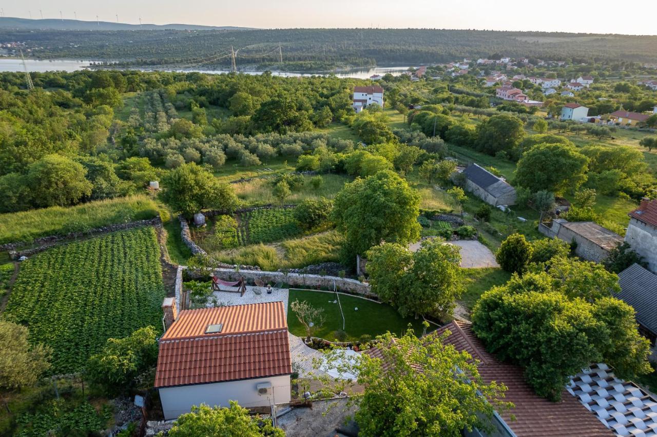 Holiday Home - Villa Thorak Anic Luaran gambar
