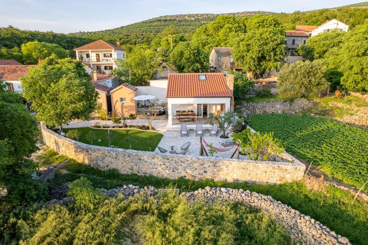 Holiday Home - Villa Thorak Anic Luaran gambar
