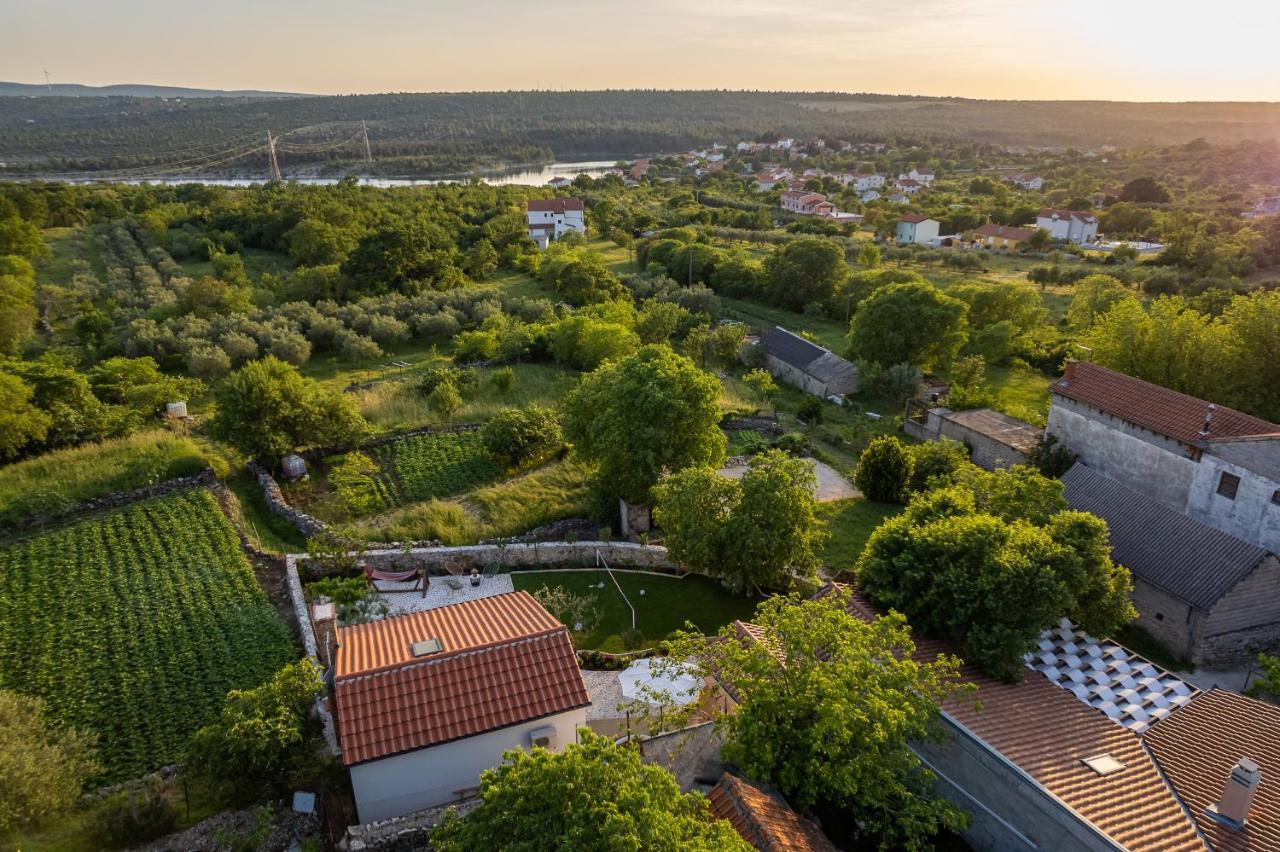 Holiday Home - Villa Thorak Anic Luaran gambar