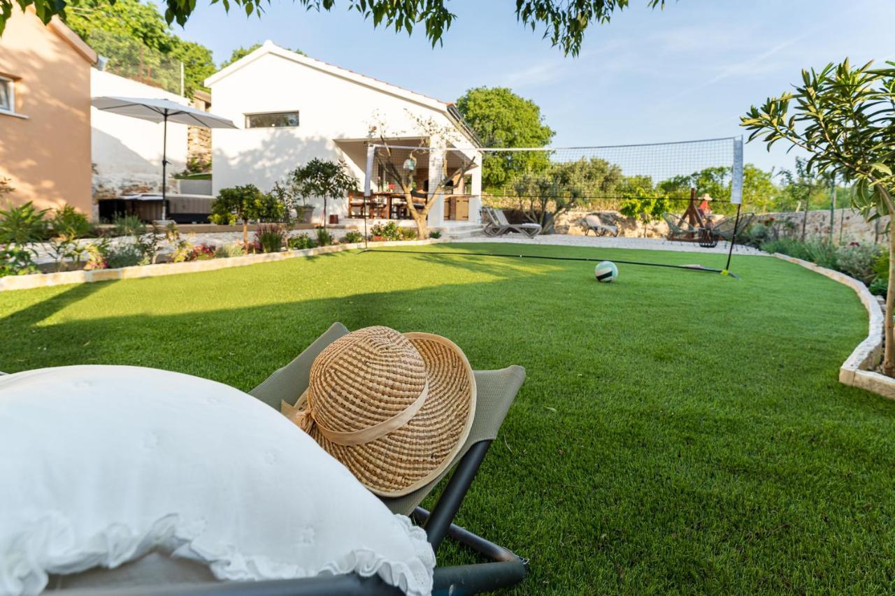 Holiday Home - Villa Thorak Anic Luaran gambar