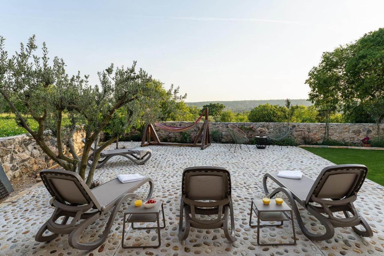 Holiday Home - Villa Thorak Anic Luaran gambar