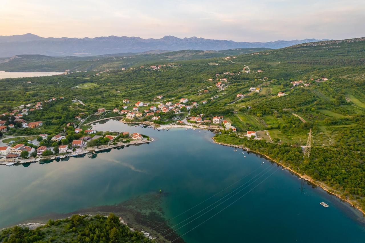 Holiday Home - Villa Thorak Anic Luaran gambar